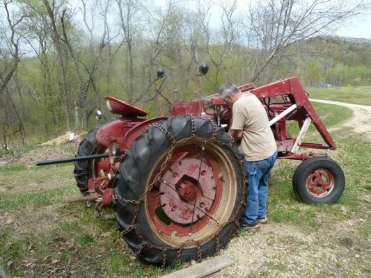 DadFixingTractor